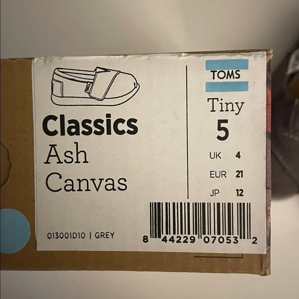 TOMS Kids gray Walker Shoes Tiny size 5